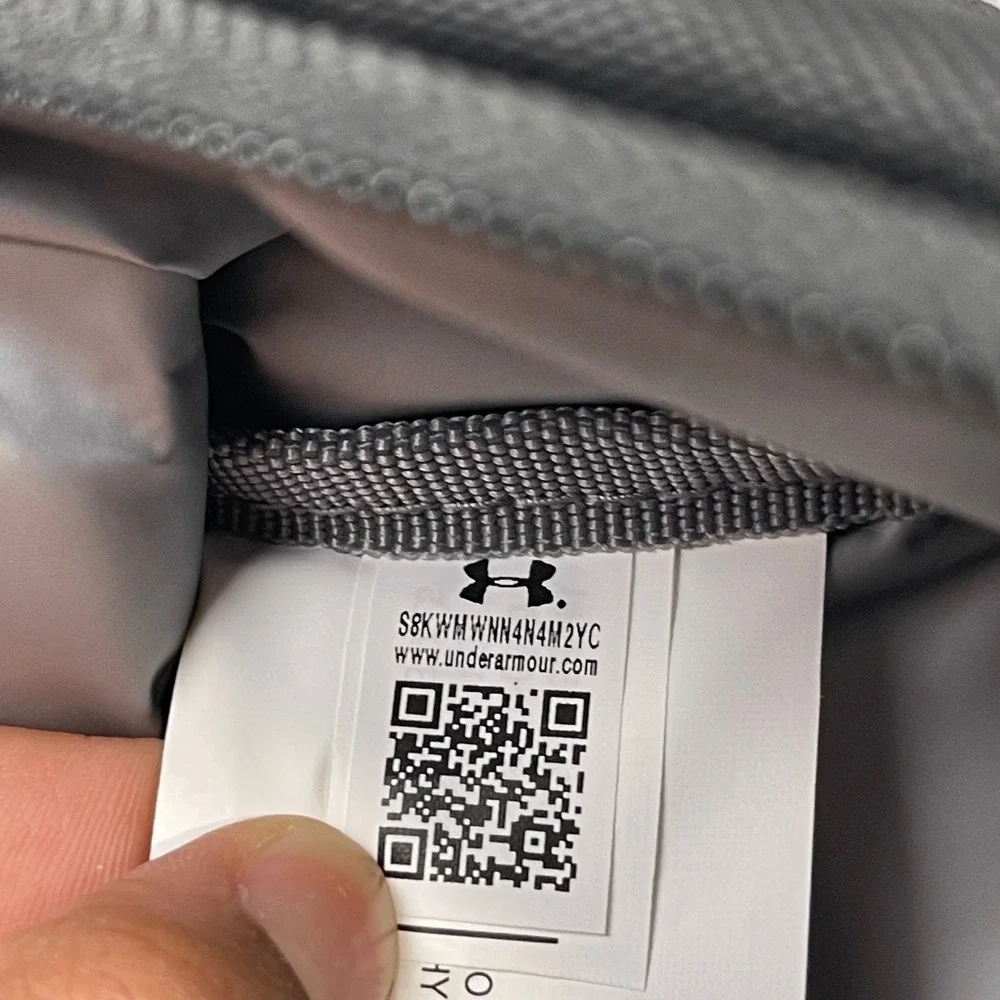 NWT Under Armour UA71270 Insulated Front Pocket Black Lunch Bag 1387676-001